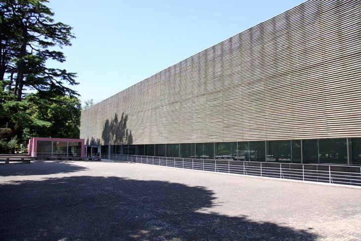 Biblioteca_Almeida_Garrett.jpg