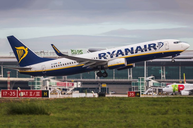 #Aeroporto_Porto_Ryanair.jpg