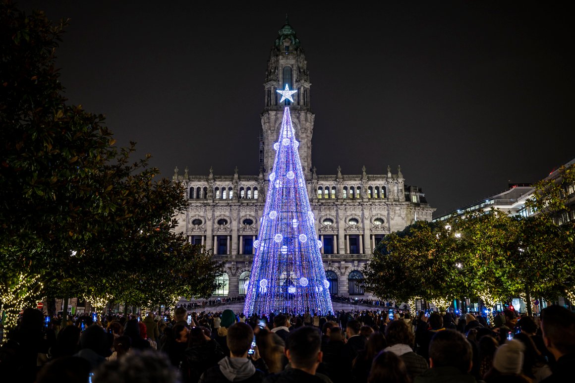 Palácio de Natal abre hoje portas com concerto de Bárbara Bandeira - Portal  de notícias do Porto. Ponto.